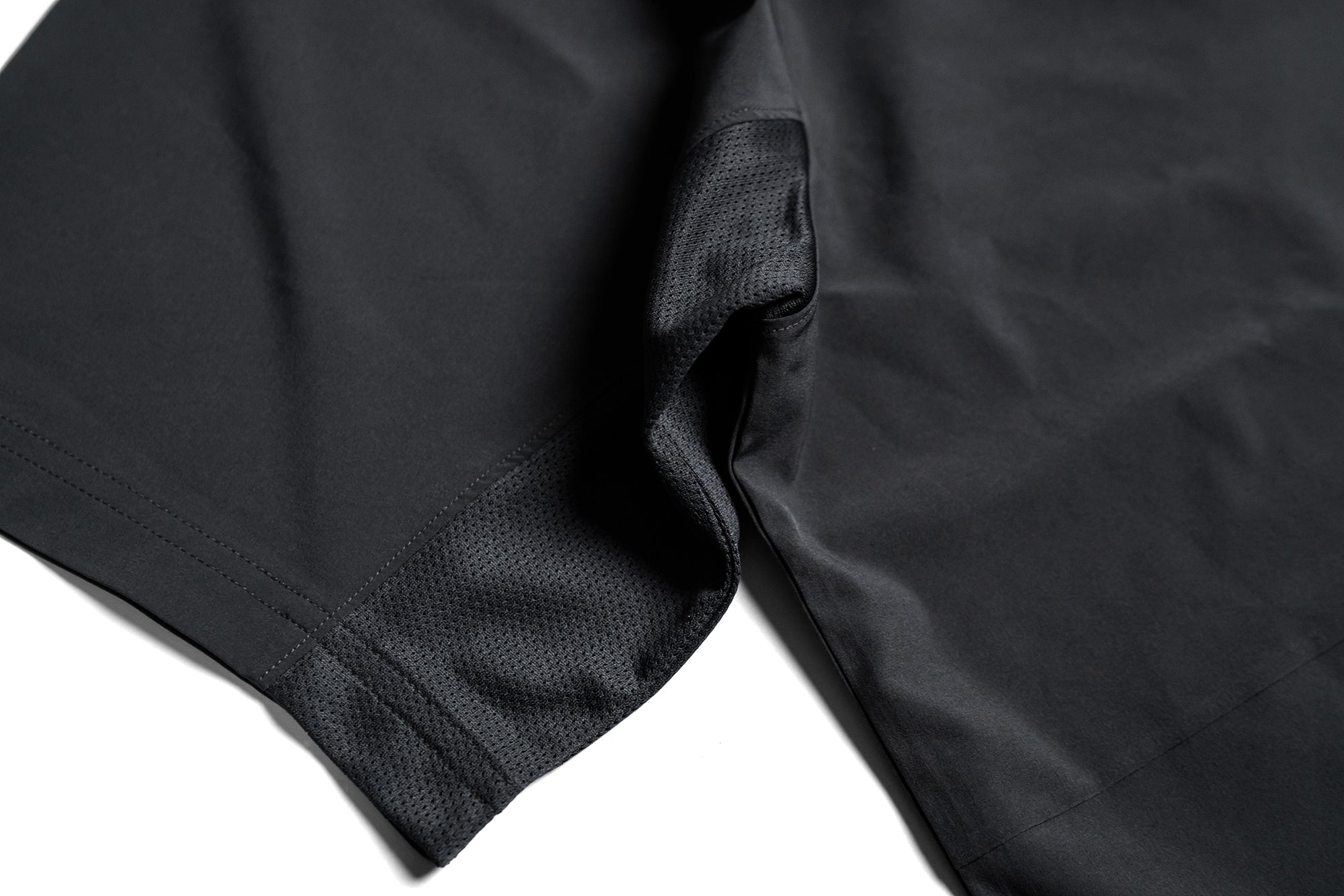 EST. Light Half-Zip Raglan Short Sleeve Jacket- Black