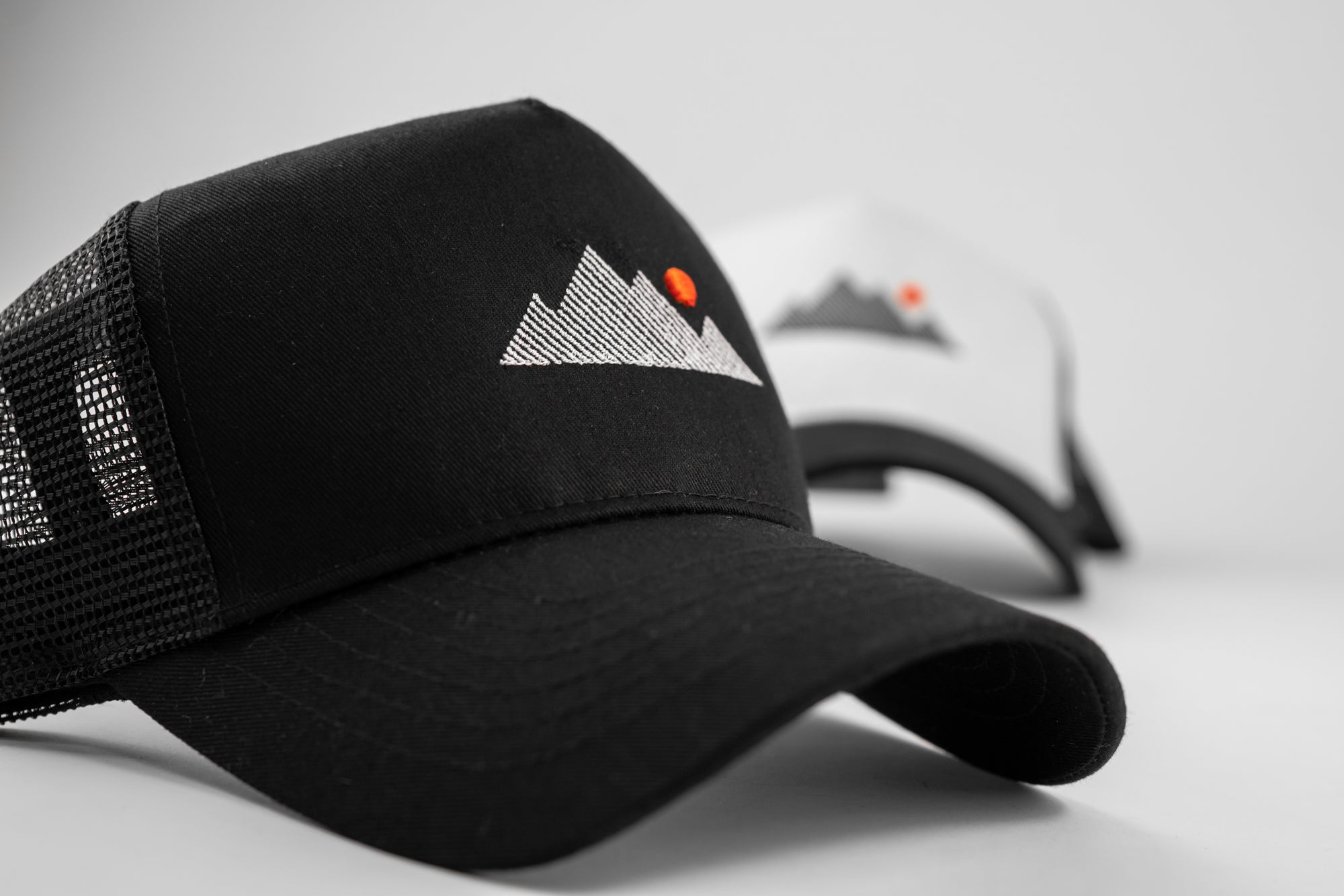 Mountain Trucker Cap - Black/Black